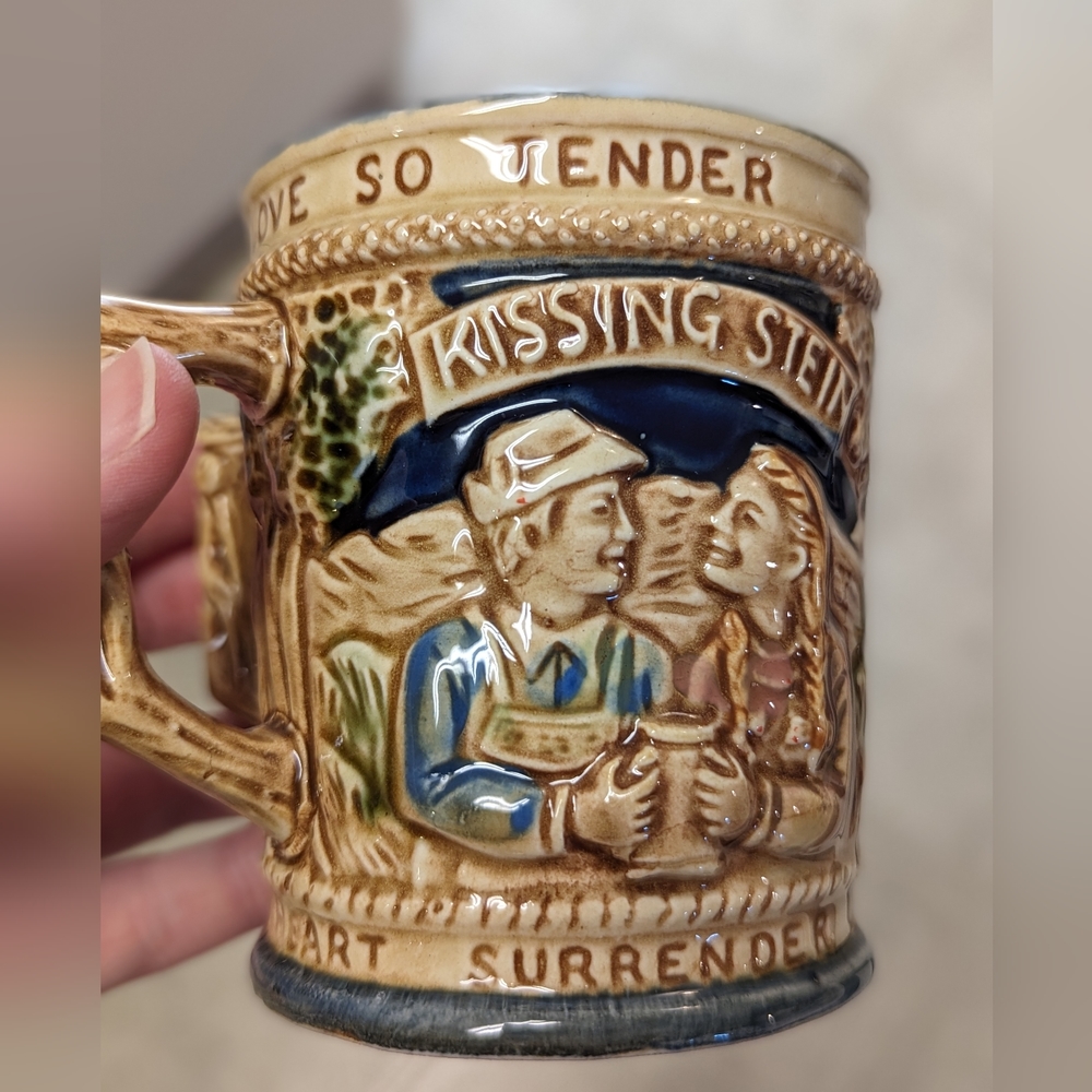 Kissing Stein Vintage coffee tea mug 3D texture double handles